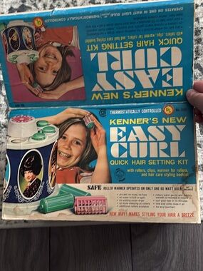 1968 Kenner's New Easy Curl Quick Hair Setting Kit - Blue & Pink